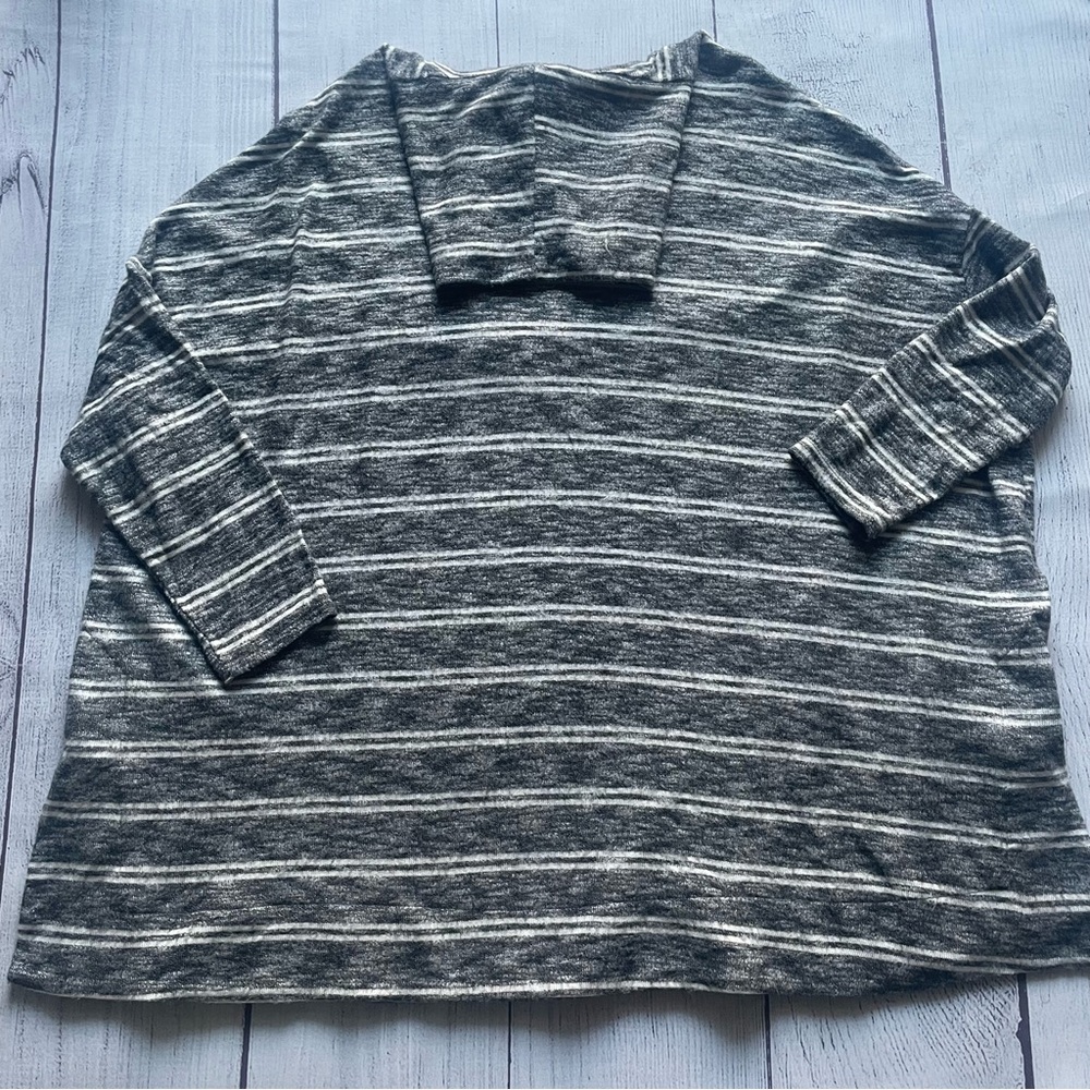 Anthropologie Gray Striped Crew Neck Sweater